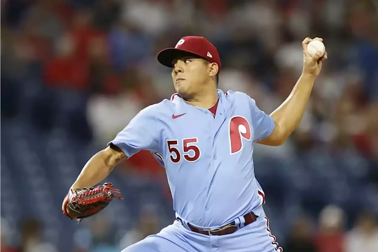 Phillies prevail in pitching showdown against the Braves, 1-0