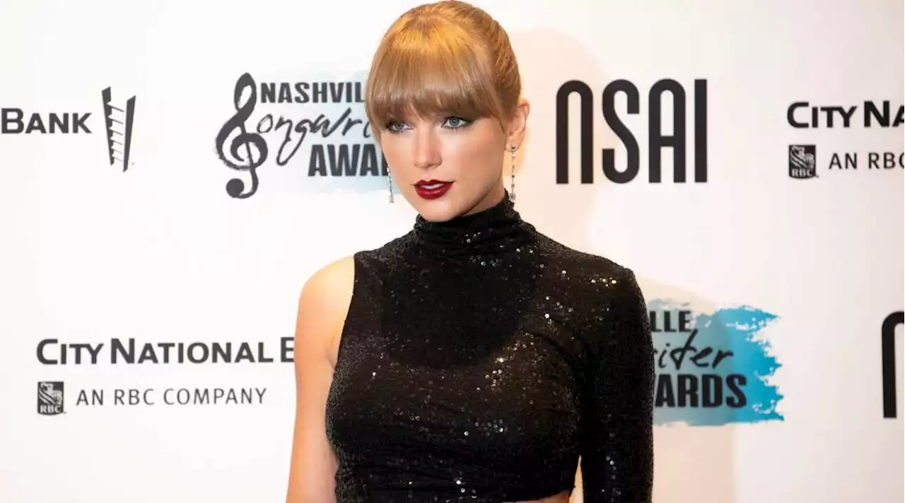 Taylor Swift, Super Bowl Theory Goes Viral After NFL’s Apple News