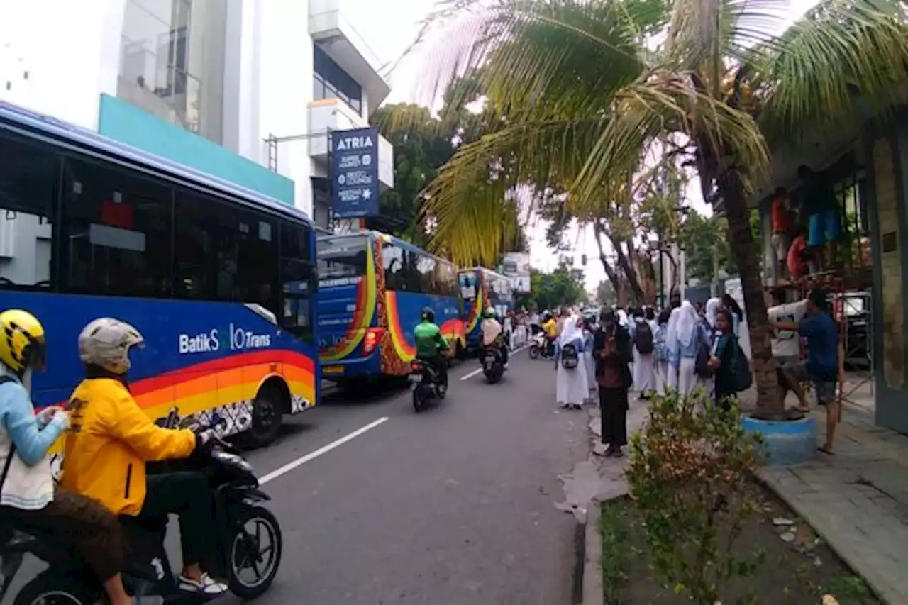 Hari Ini, Bus BST Kembali Layani Jalan Belakang Kampus UNS hingga Taman Lansia