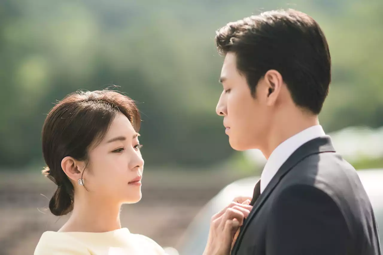 Ha Ji Won And Kang Ha Neul Share A Heart-Fluttering Moment Together In Upcoming Drama