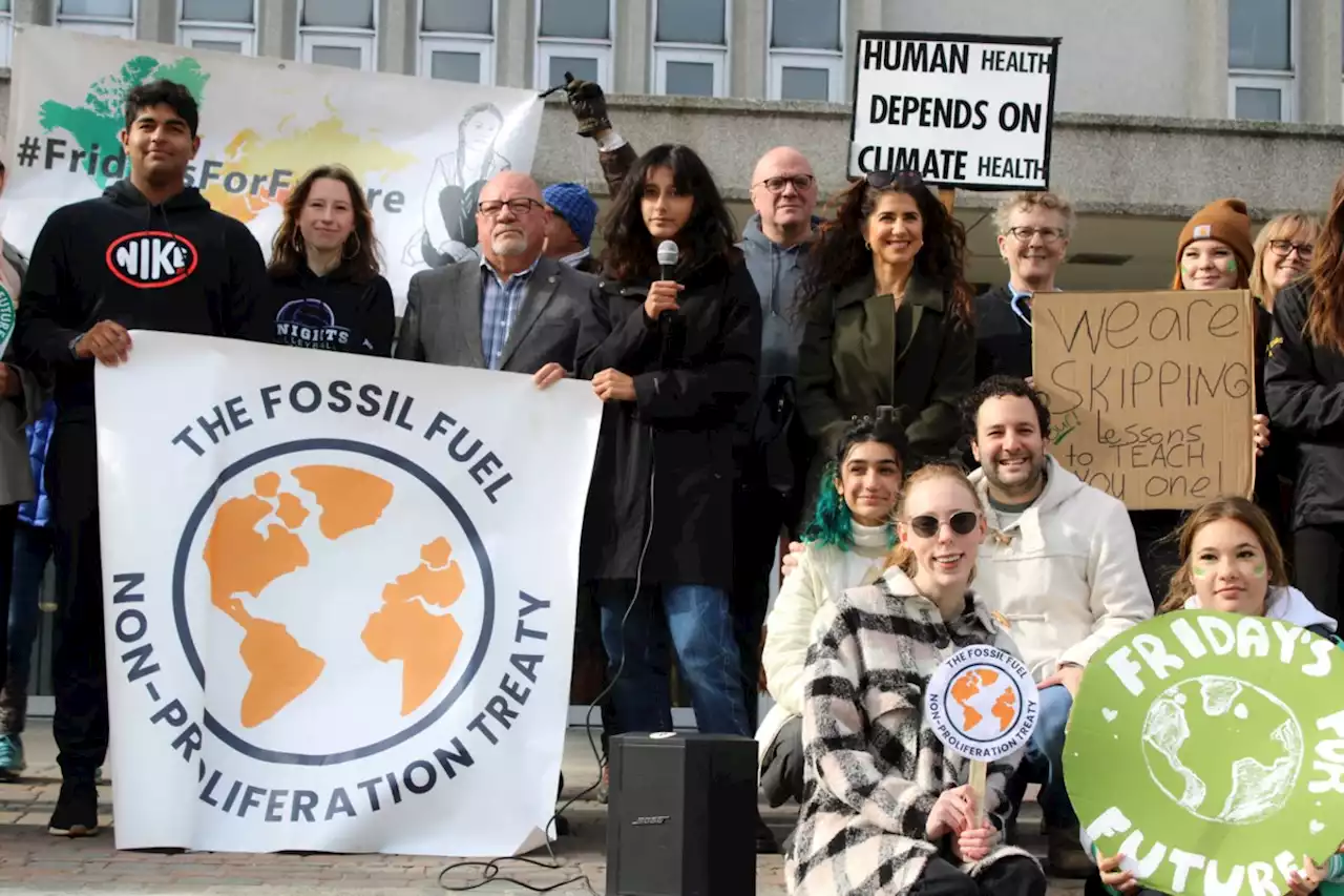 Municipal candidates show up to support climate cause