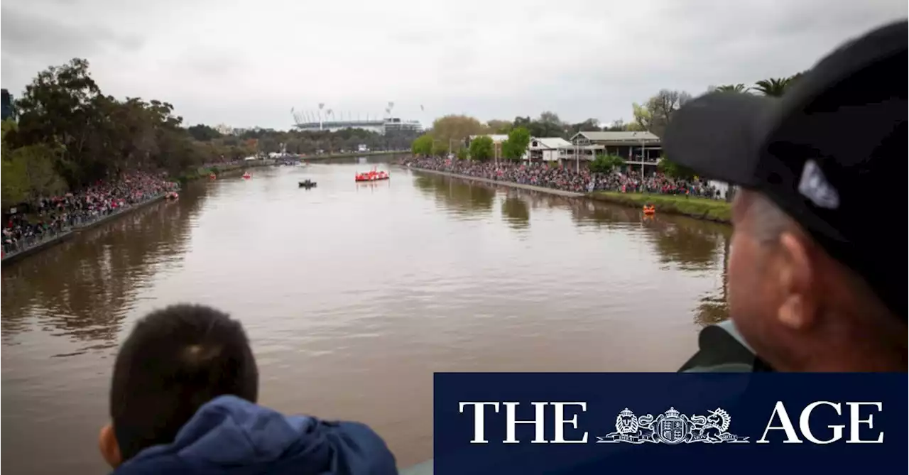 ‘Biggest fizzle ever’: AFL grand final parade boats turn around before reaching fans