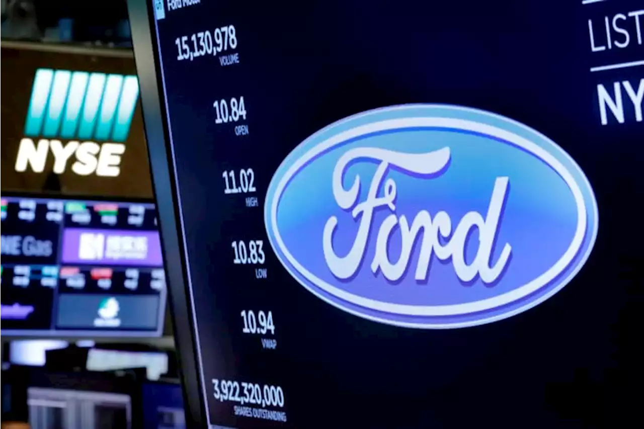 Ford shuffles management, seeks new global supply chain head