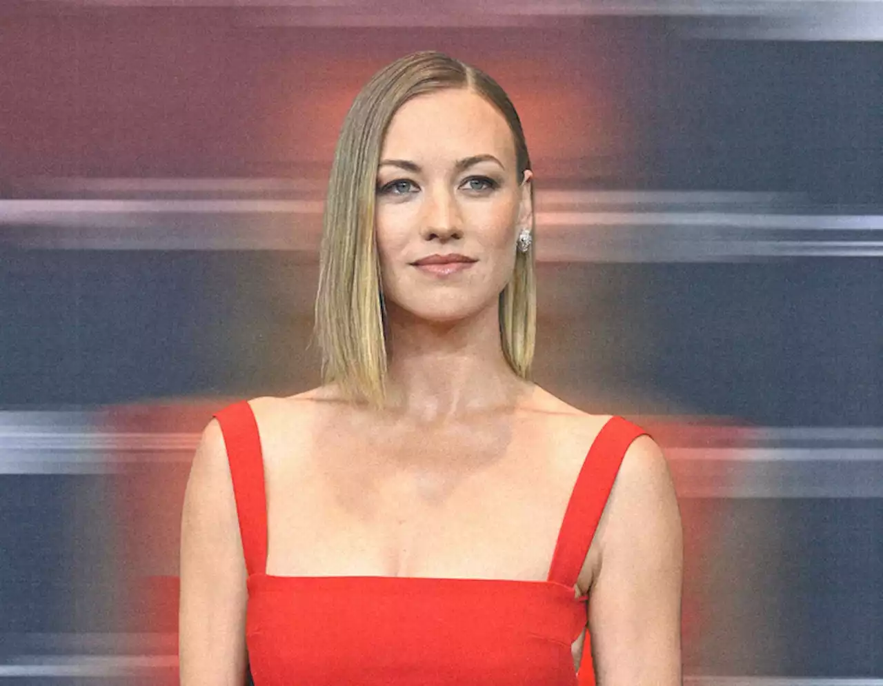 Yvonne Strahovski Is Trying Not to Judge Serena Joy