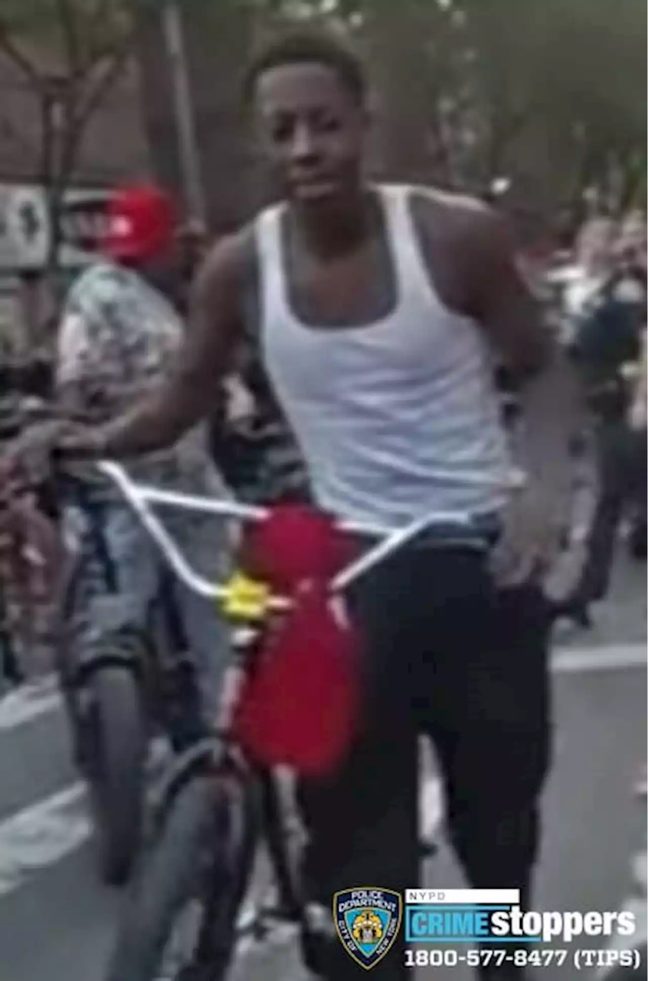 Bike-riding brute on Lower East Side sought for assaulting cop | amNewYork