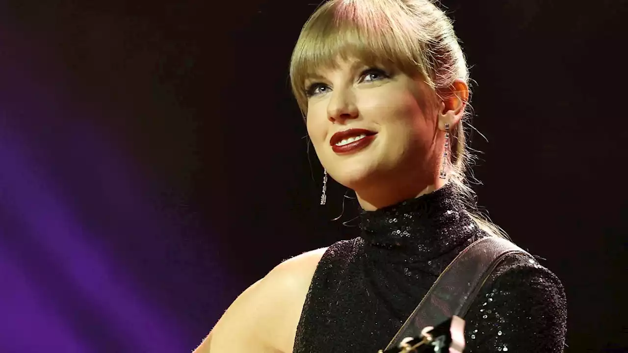 Did Taylor Swift turn down the 2023 Super Bowl halftime show in Arizona?