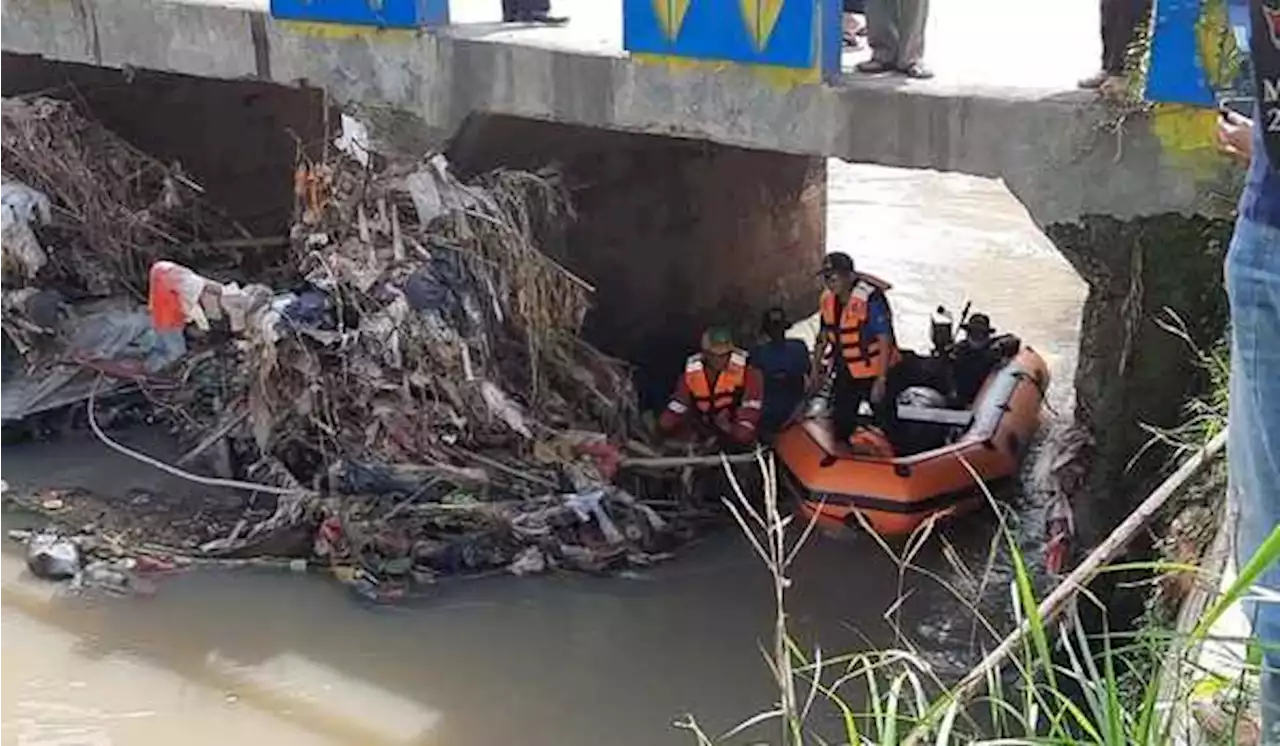 Masih Banyak Warga di Bantaran yang Buang Sampah ke Sungai