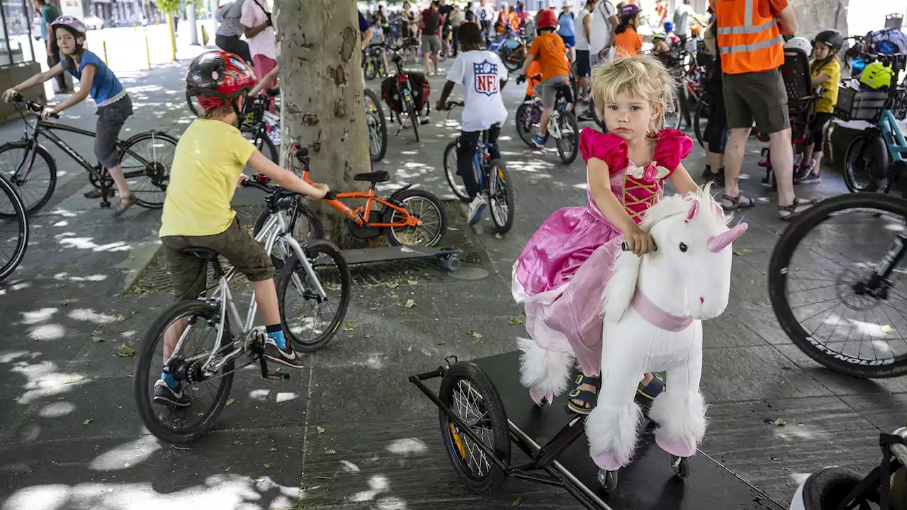 Fahrraddemos für kinderfreundlichen Stadtverkehr