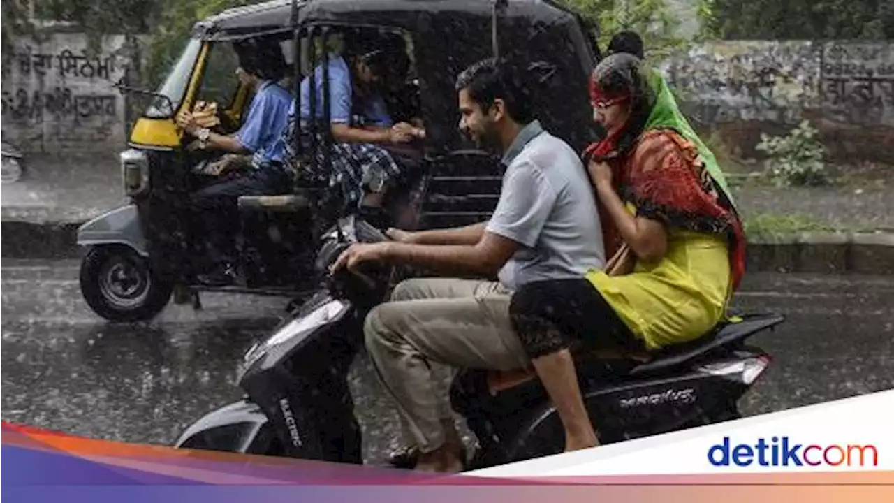 36 Orang Tewas di India Akibat Hujan Deras-Tersambar Petir