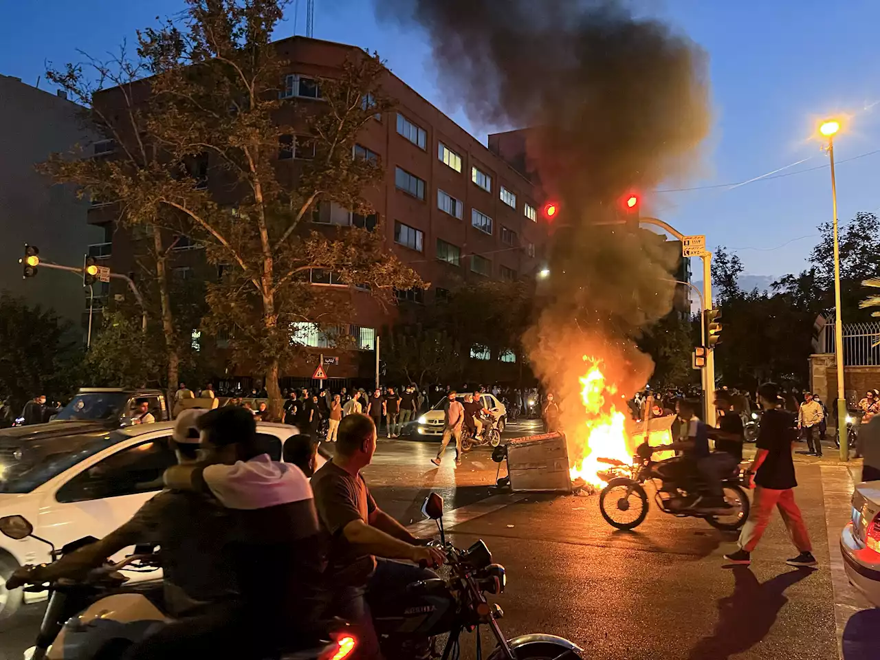 Proteste im Iran - Staatsmedien nennen höhere Opferzahl