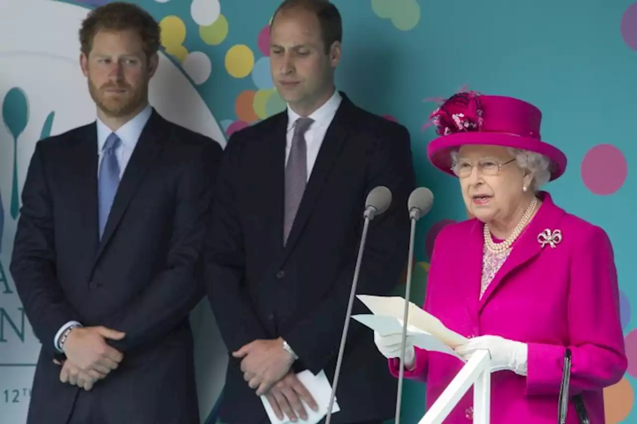 Royal Historian Says One The Queen’s ‘Dearest Wishes’ Was To See Harry & William ‘Patch Things Up’