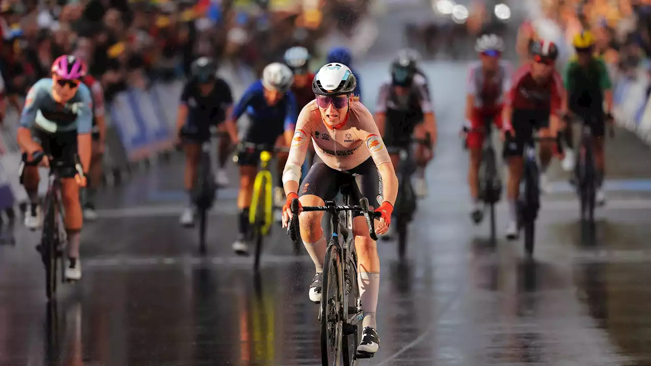 Rad-WM 2022 - Annemiek van Vleuten stürmt trotz Ellbogenbruchs ins Regenbogentrikot - Lippert verpasst Medaille