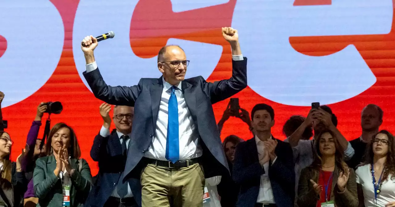 Letta parla sul palco: capannello dei big Pd per la successione - Il Fatto Quotidiano