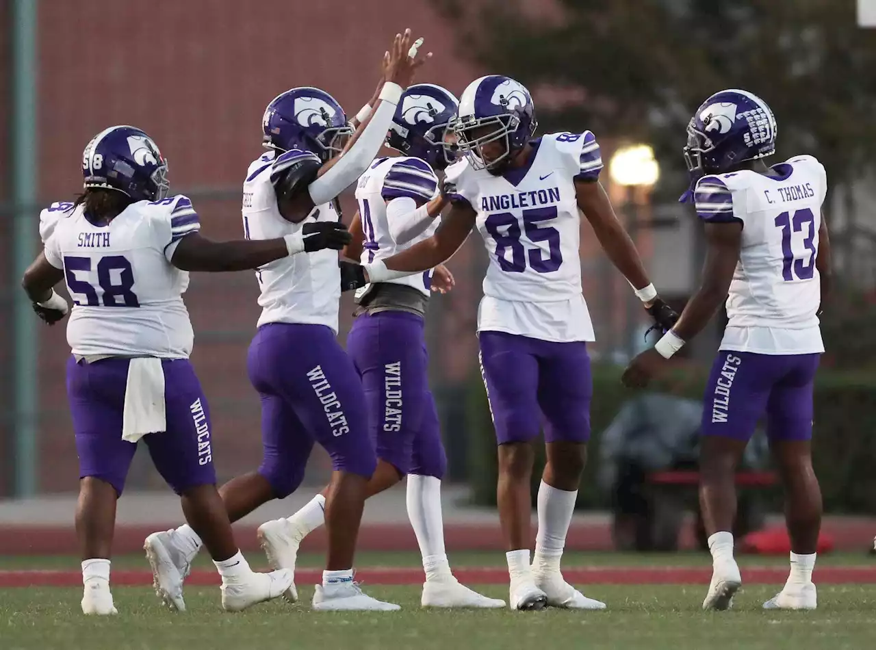 Angleton holds off Magnolia for district road victory