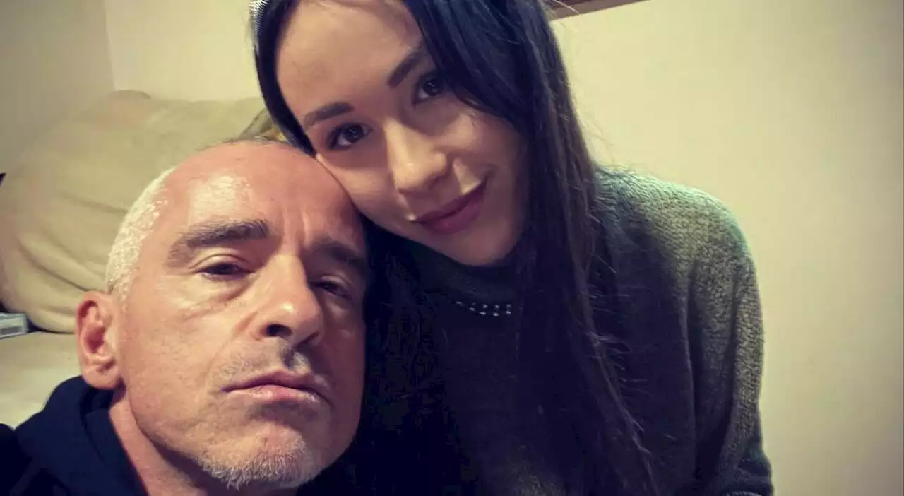 Eros Ramazzotti diventa nonno, la dolce dedica alla figlia durante il concerto: «Aurora, ti amo! Lo voglio sul palco con me»