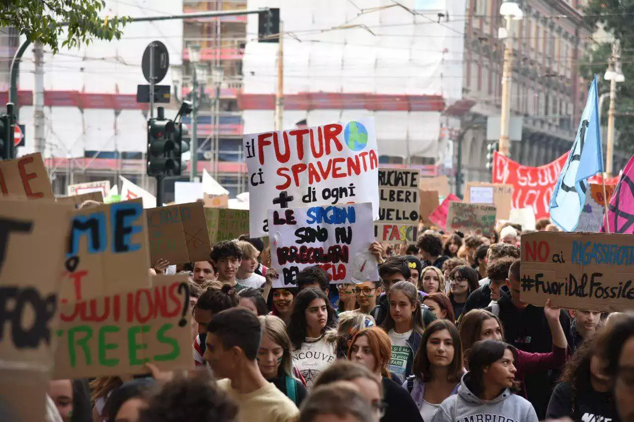 Sciopero per il clima | Il prossimo governo dovrà occuparsi di una generazione condannata alla rabbia - Linkiesta.it