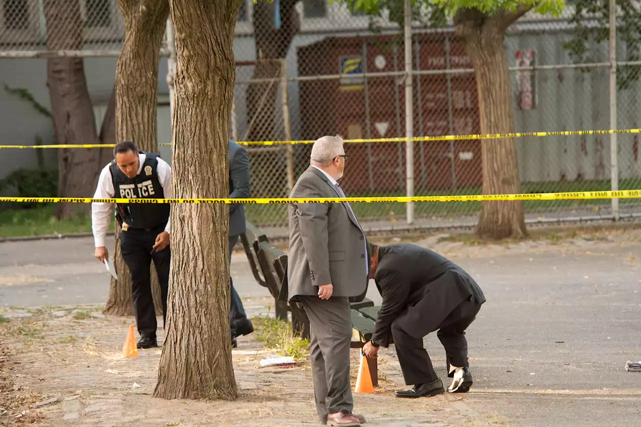 63-year-old Harlem man found stabbed in his apartment