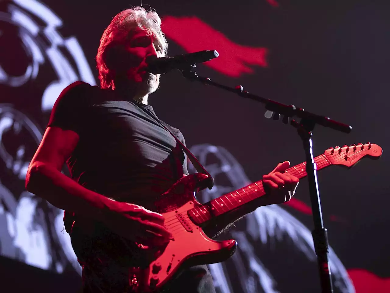 Roger Waters cancels Pink Floyd concerts in Poland after war remarks