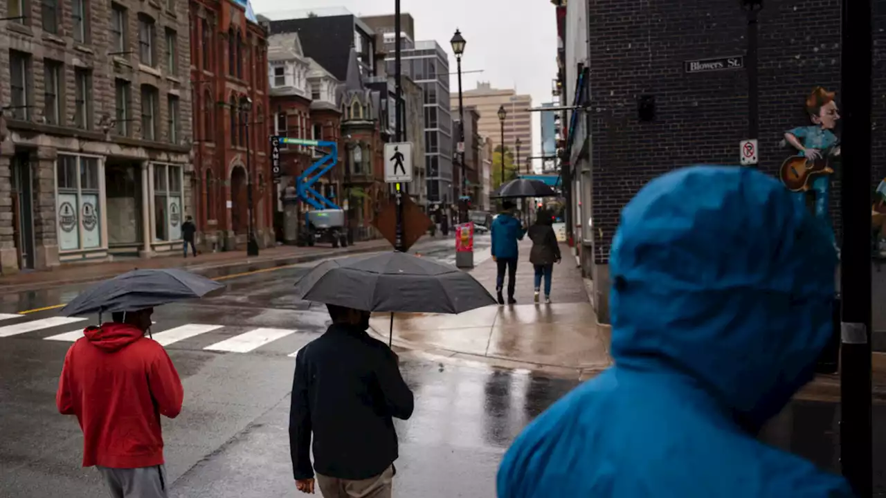 L'uragano Fiona, sta arrivando in Canada spinto dal jet stream e fa paura