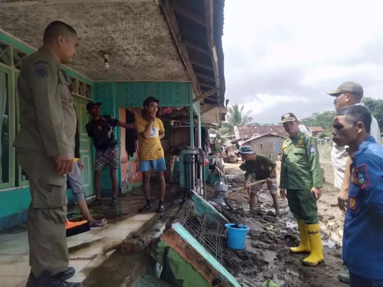 Banjir Bandang Garut: Seribuan Rumah Terdampak, Ratusan Rumah Rusak |Republika Online