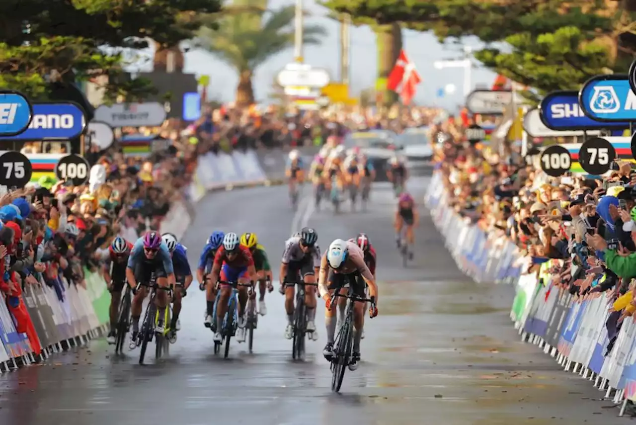 'What just happened!?': Annemiek van Vleuten overcomes fractured elbow to win World Championships with stunning last-gasp attack