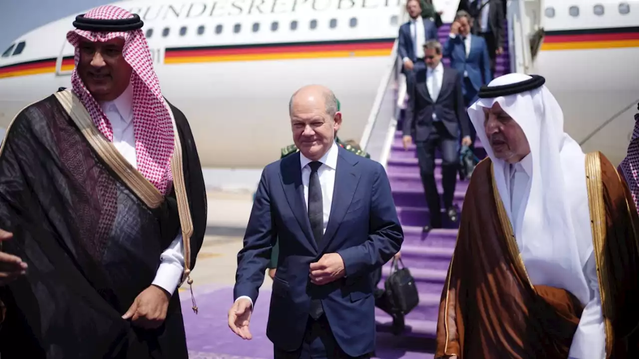 Bundeskanzler Scholz in Saudi-Arabien eingetroffen