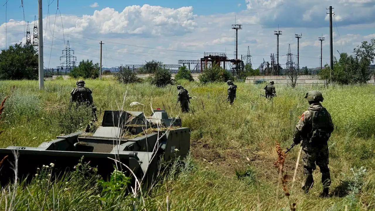 How Russia is conscripting men to fight in Ukraine