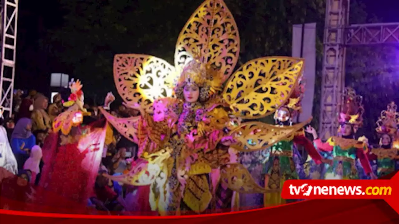 Pukau Ribuan Penonton, Kudus Fashion Art Tampilkan Kekayaan Budaya Kudus