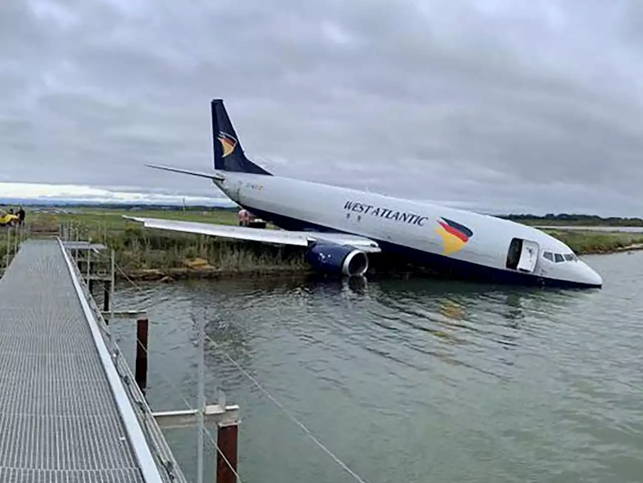 Plane overshoots runway, closes airport in southern France