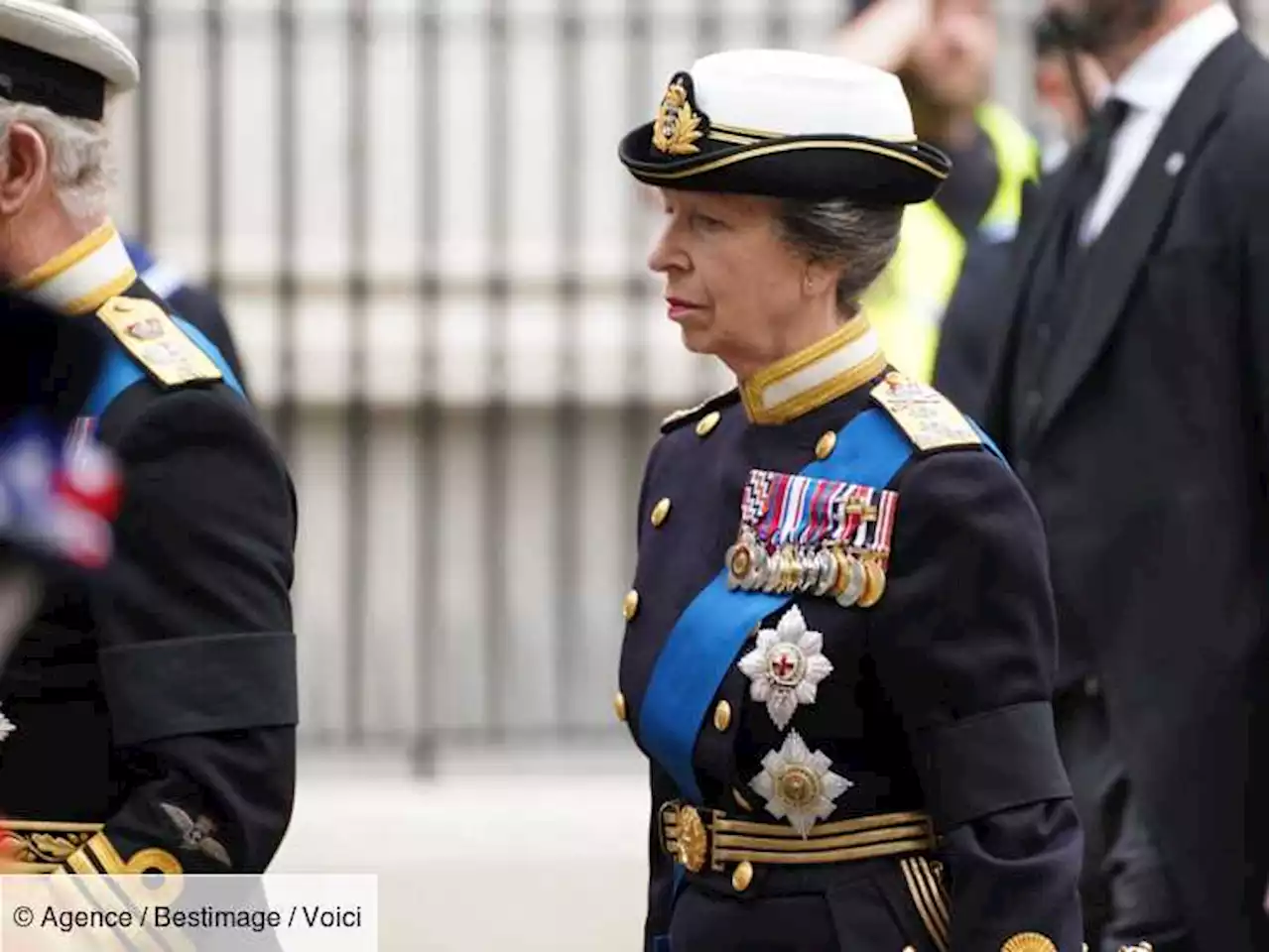 « Jamais une vraie reine » : la princesse Anne tacle violemment Camilla Parker Bowles - Voici