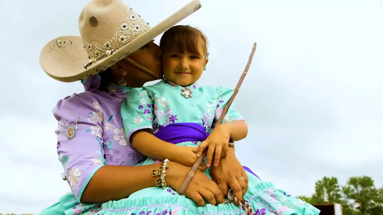 Horse-riding side saddle escaramuzas keep centuries-old Mexican sport alive in Chicago area