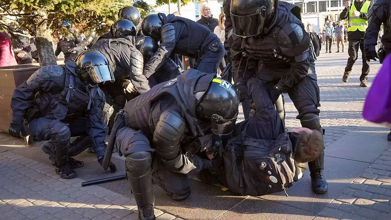 Mehr als 700 Festnahmen bei Protesten gegen Putins Krieg in Russland