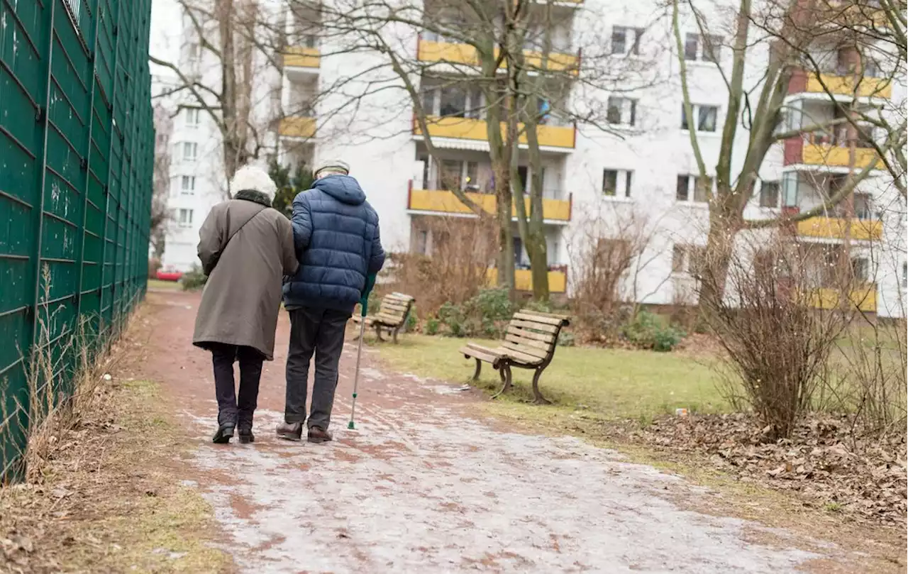 Immer mehr älteren Menschen in Deutschland droht Armut