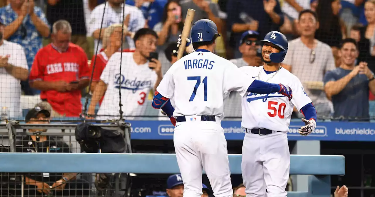 Vargas hits 1st homer, Dodgers bounce back to beat Cards 6-2