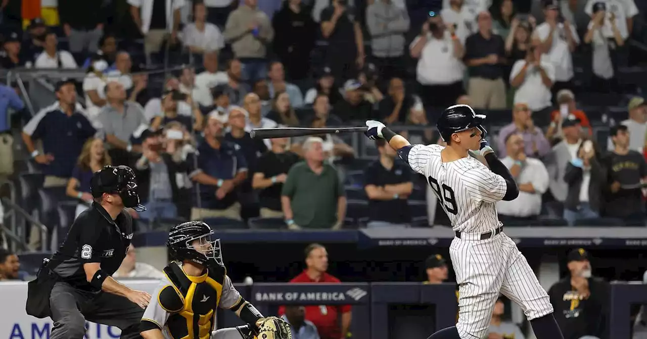 Column: Aaron Judge’s ‘clean’ pursuit of the HR mark can’t match the hype of the 1998 Sammy Sosa-Mark McGwire race