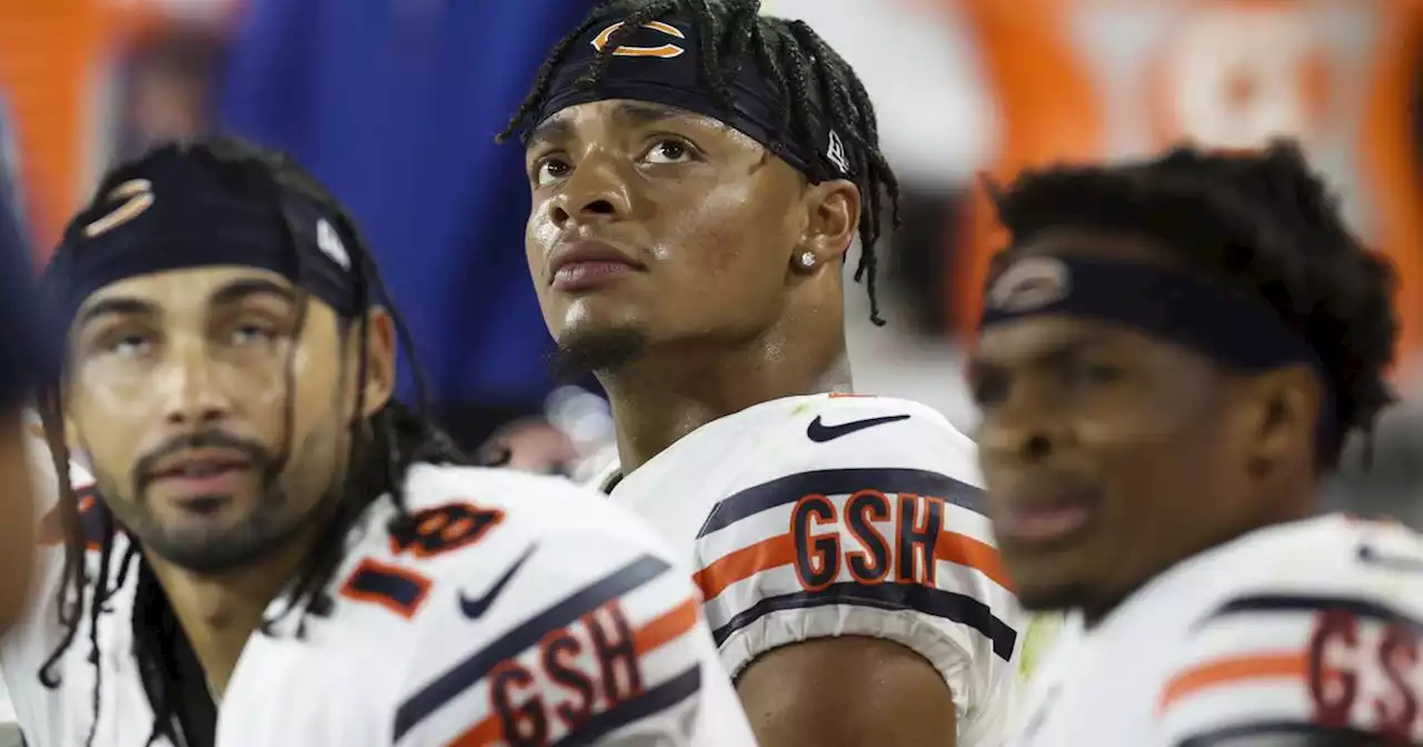 Column: In a ‘microwave society,’ patience is required to evaluate QB Justin Fields — especially with the Chicago Bears offense around him