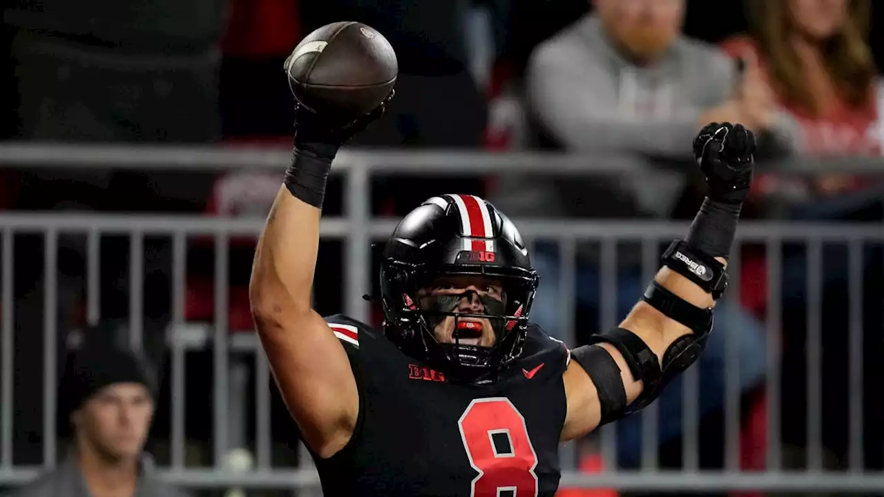 Ohio State football rolls, routs Wisconsin Badgers 52-21 in Big Ten opener