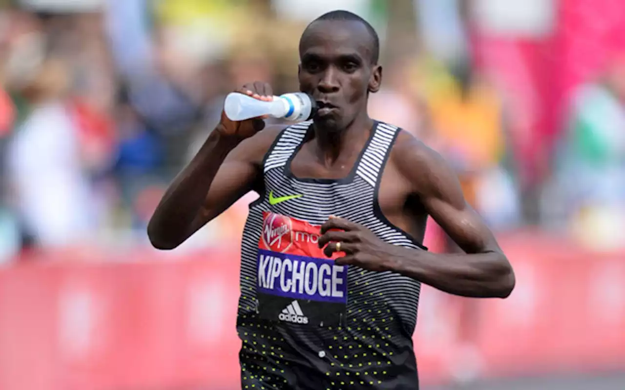 Kenyan Eliud Kipchoge beats world mark at Berlin Marathon