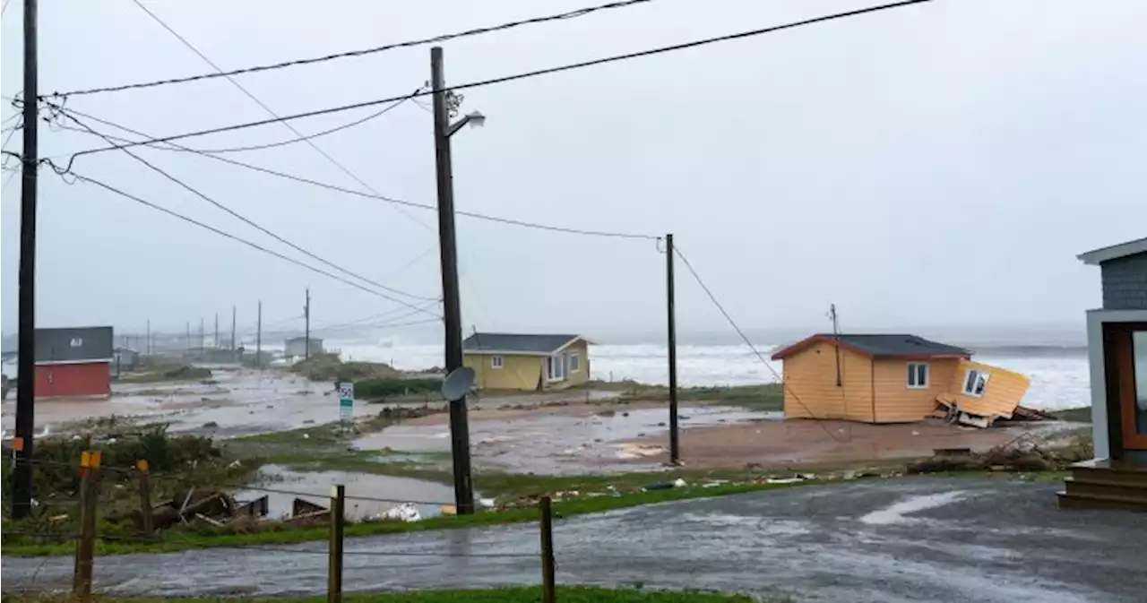 Hurricane Fiona brings damage, debris to Îles-de-la-Madeleine, eastern Quebec | Globalnews.ca