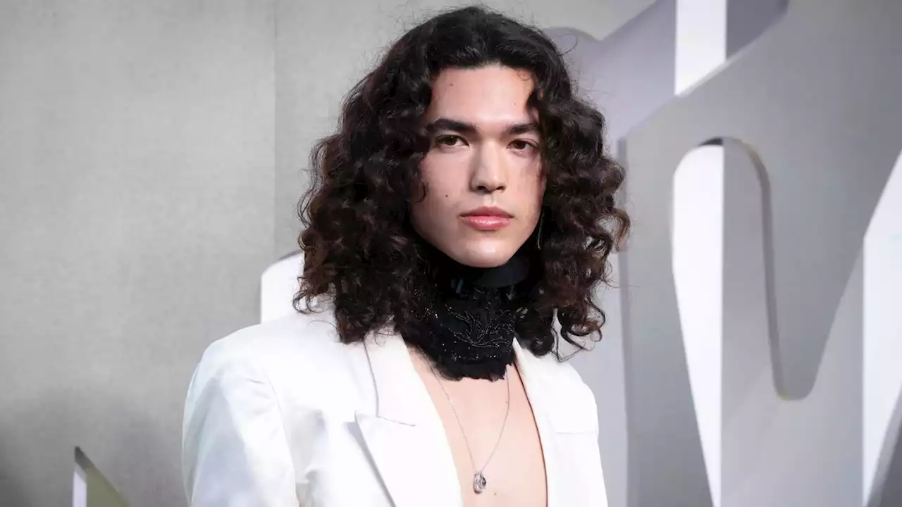 Conan Gray : 6 gestes beauté à piquer au chanteur pour avoir l'air aussi frais que lui - Grazia