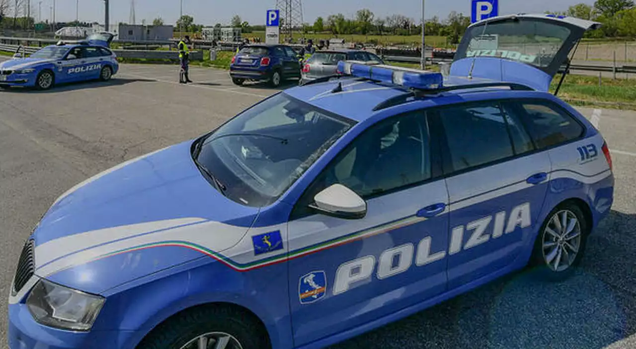 Corriere arrestato sull'A14: aveva 12kg di cocaina nascosta nell'auto