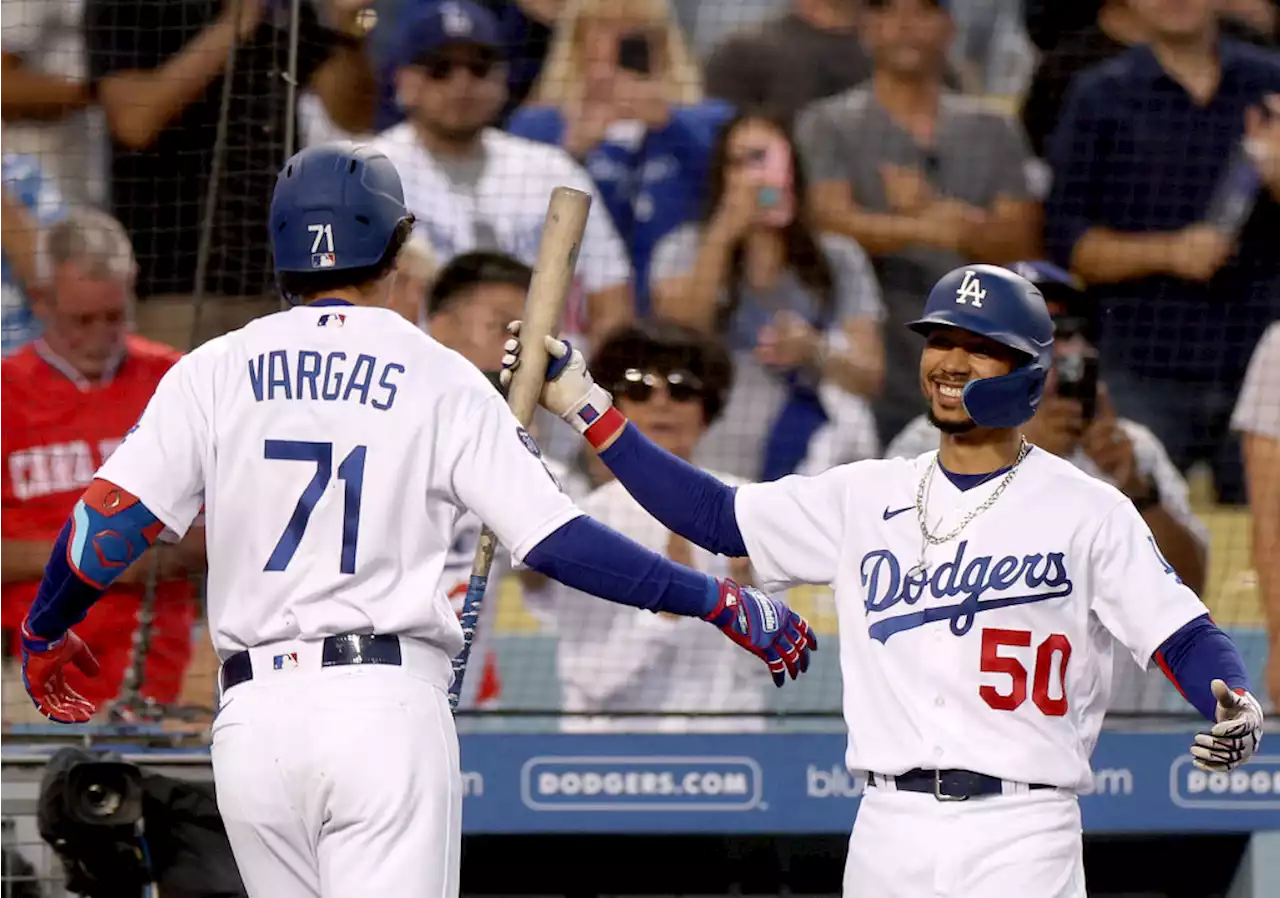 Miguel Vargas Hits 1st Homer, Dodgers Bounce Back to Beat Cardinals 6-2