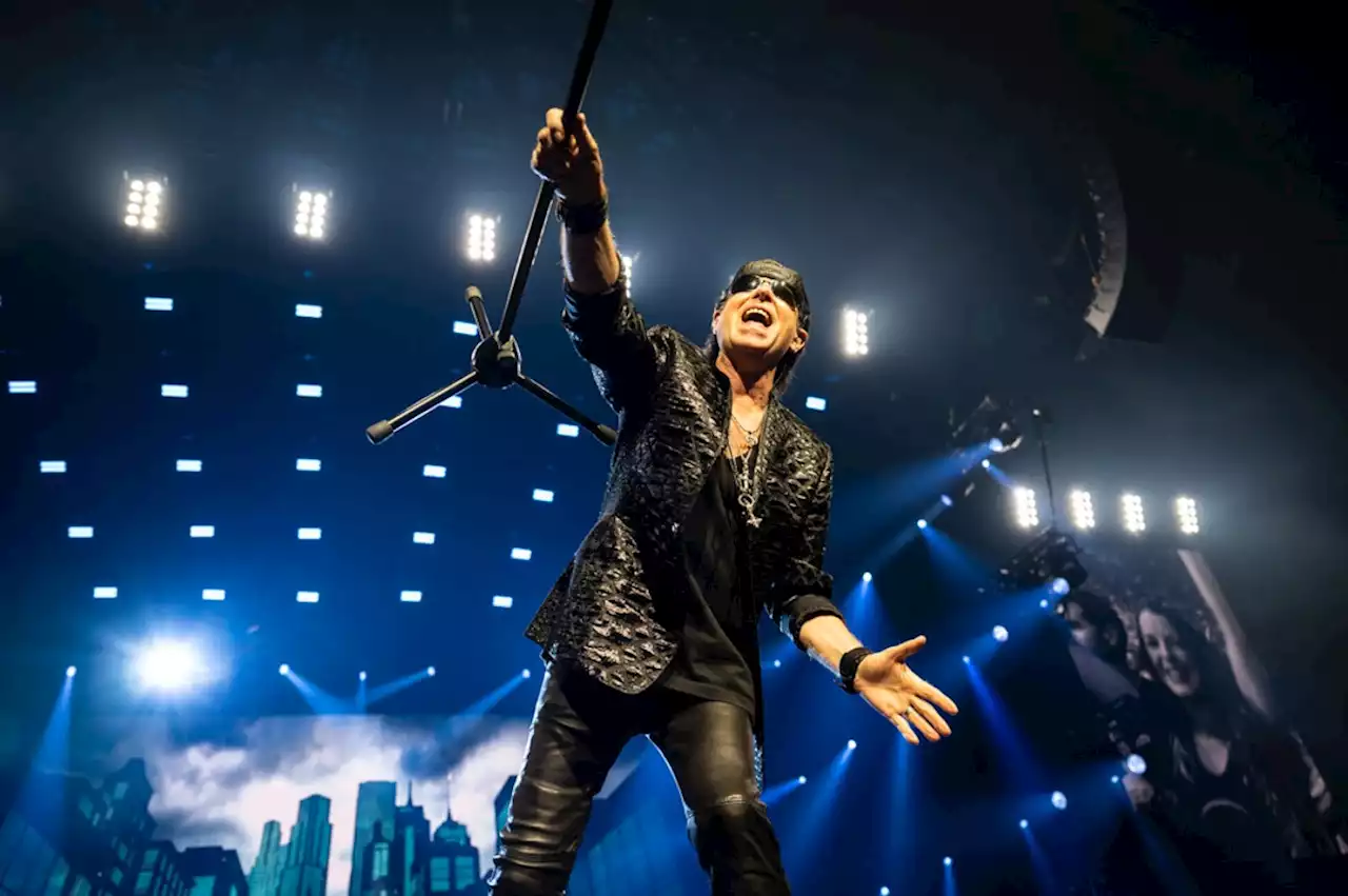 Everything we saw as the Scorpions rocked San Antonio — like a hurricane, of course