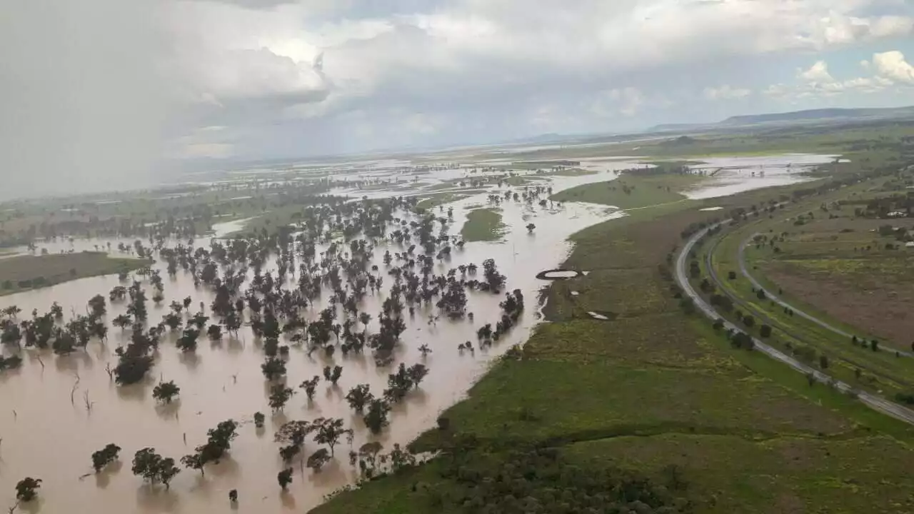 NSW flood emergency isolates two towns with warnings issued to prevent further deaths
