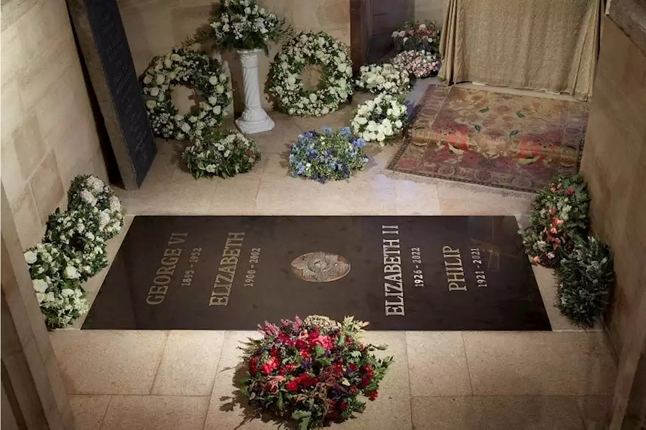 Stone laid at Windsor to mark Queen Elizabeth's last resting place