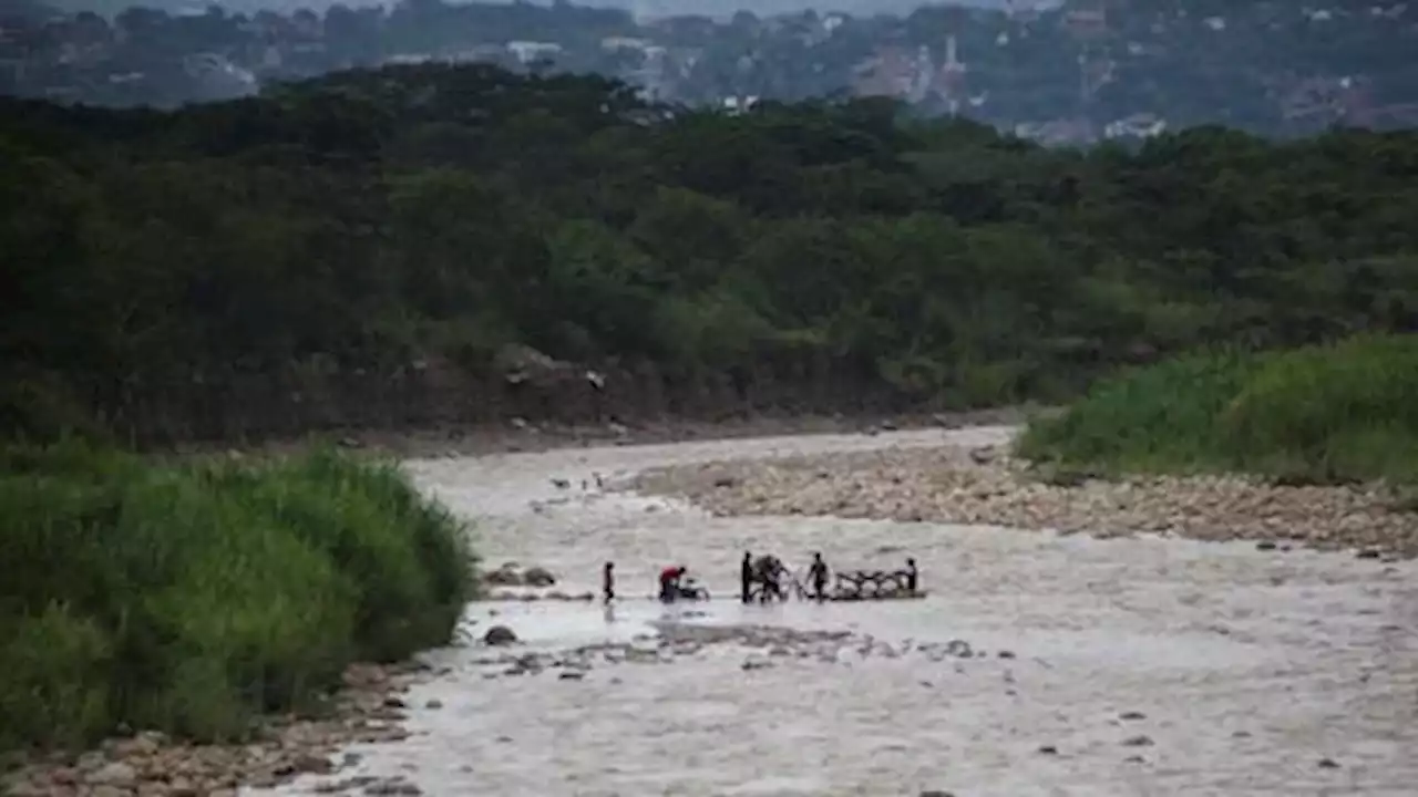 Deadly flooding hits Venezuela religious gathering