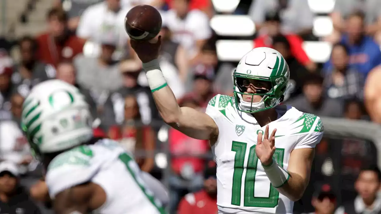 Bo Nix leads No. 15 Oregon to thrilling comeback win over Washington State