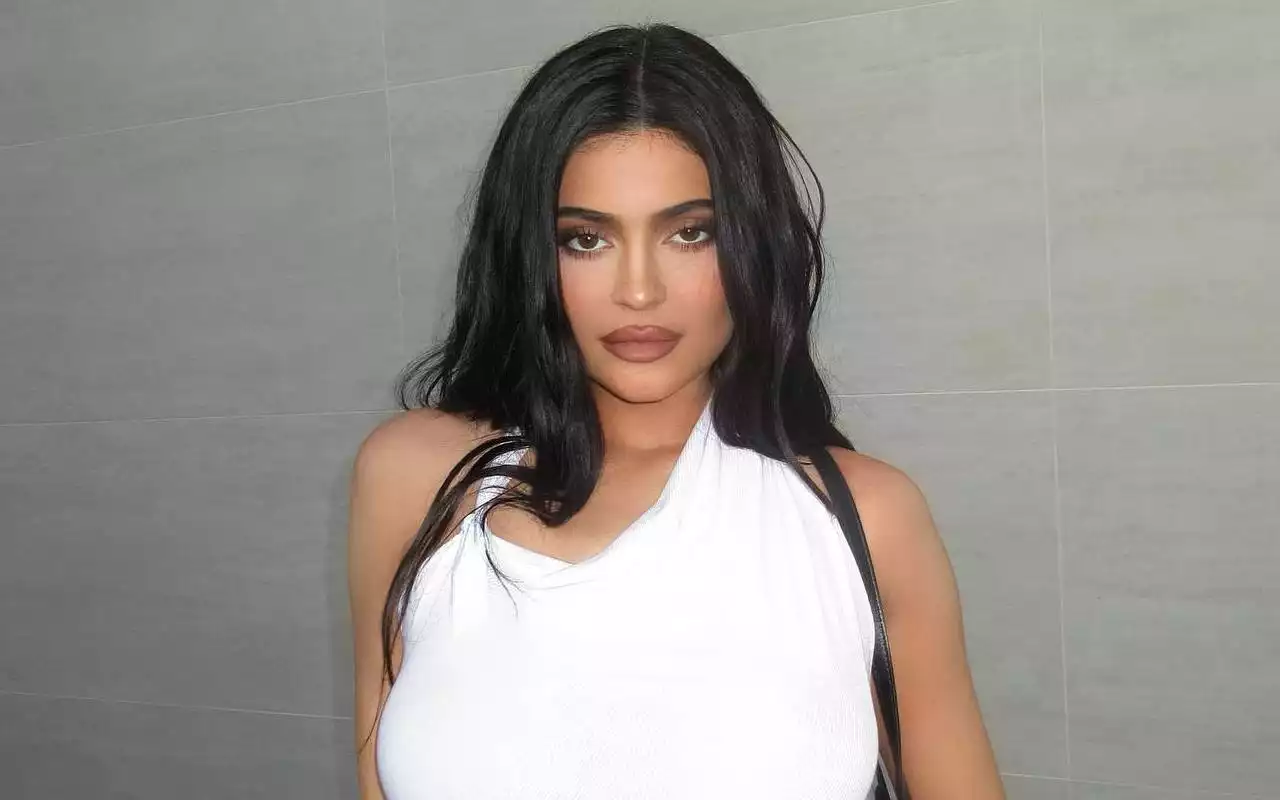 Nama Anak Kedua Kylie Jenner Diduga Bocor Usai Sang Keponakan Teriakan Ini