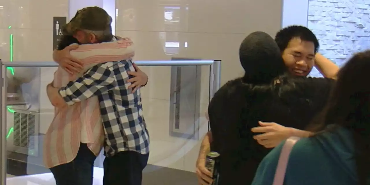 Alex Drueke, Andy Huynh arrive to Birmingham after three months in Russian captivity