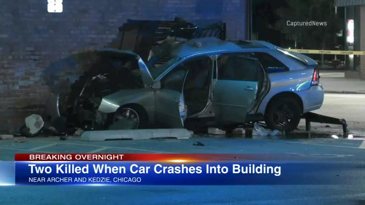 Chicago police: 2 killed after car crashes into Brighton Park building